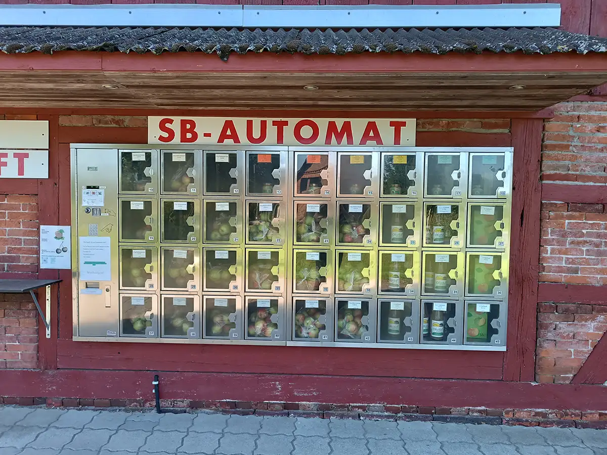 Obsthof-Hahl-SB-Automat-Aepfel-Apfelsaft-Apfel-frisches-Obst-nachhaltig